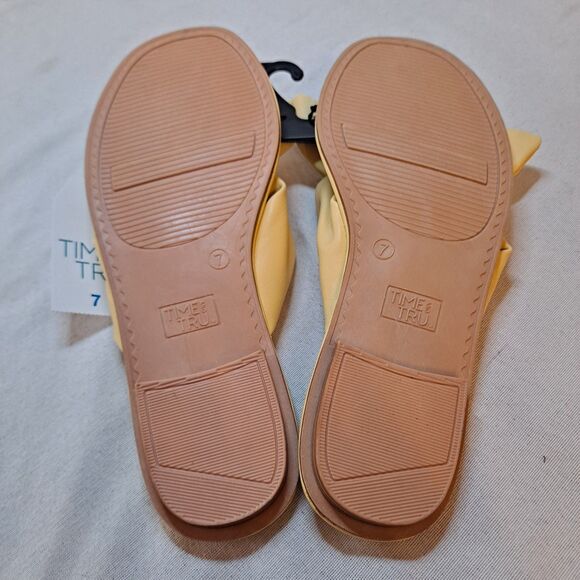 Time and Tru Bow Thong Sandals Women’s 7 Yellow Slip On Memory Foam Flipflops - Picture 7 of 8